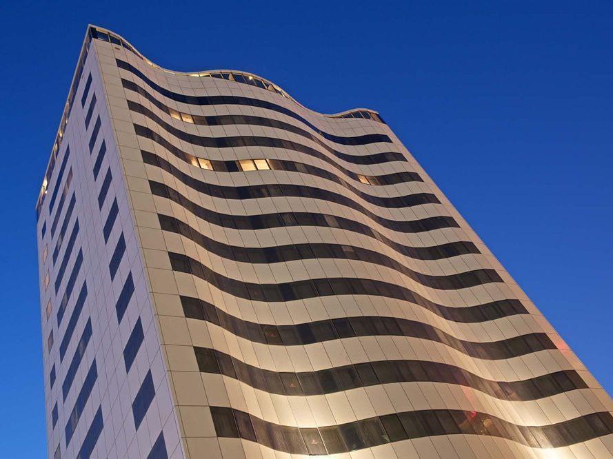 The Royal Riviera Hotel Доха Экстерьер фото