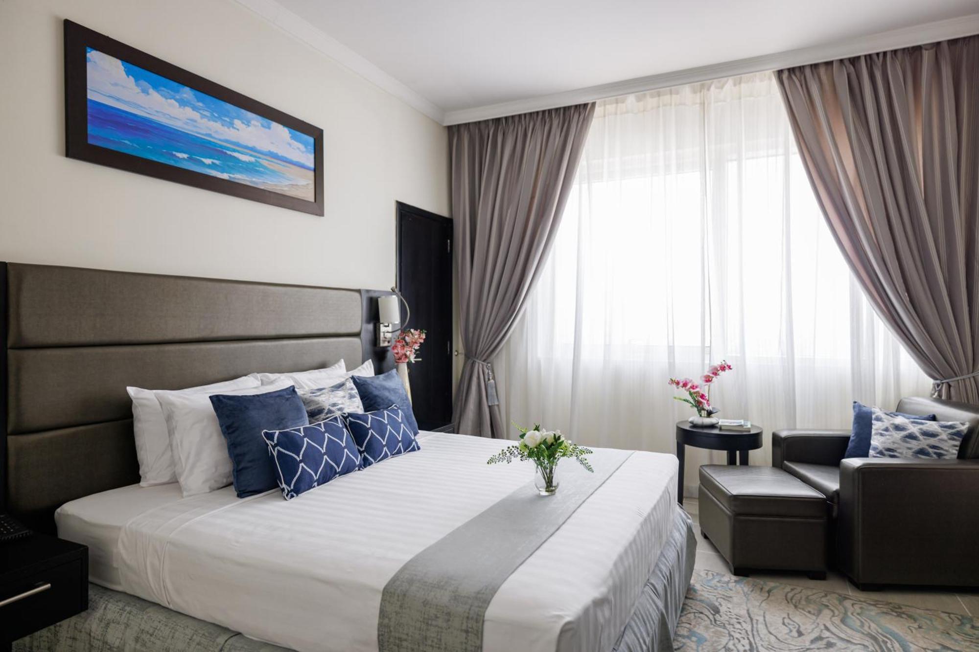 The Royal Riviera Hotel Доха Экстерьер фото