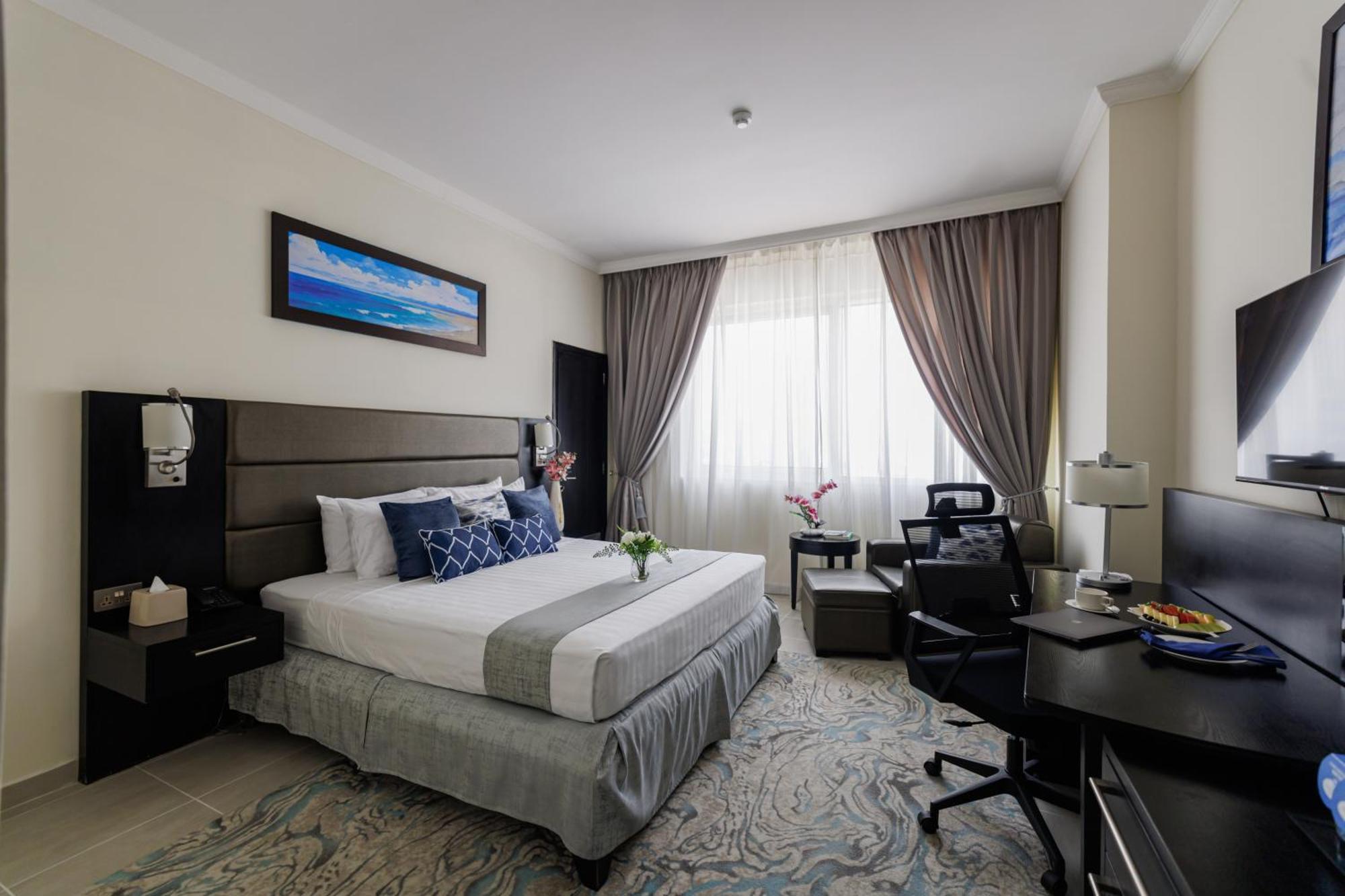 The Royal Riviera Hotel Доха Экстерьер фото